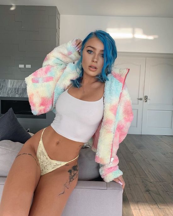 INSTA BABE OF THE DAY – LESLIE GOLDEN 25