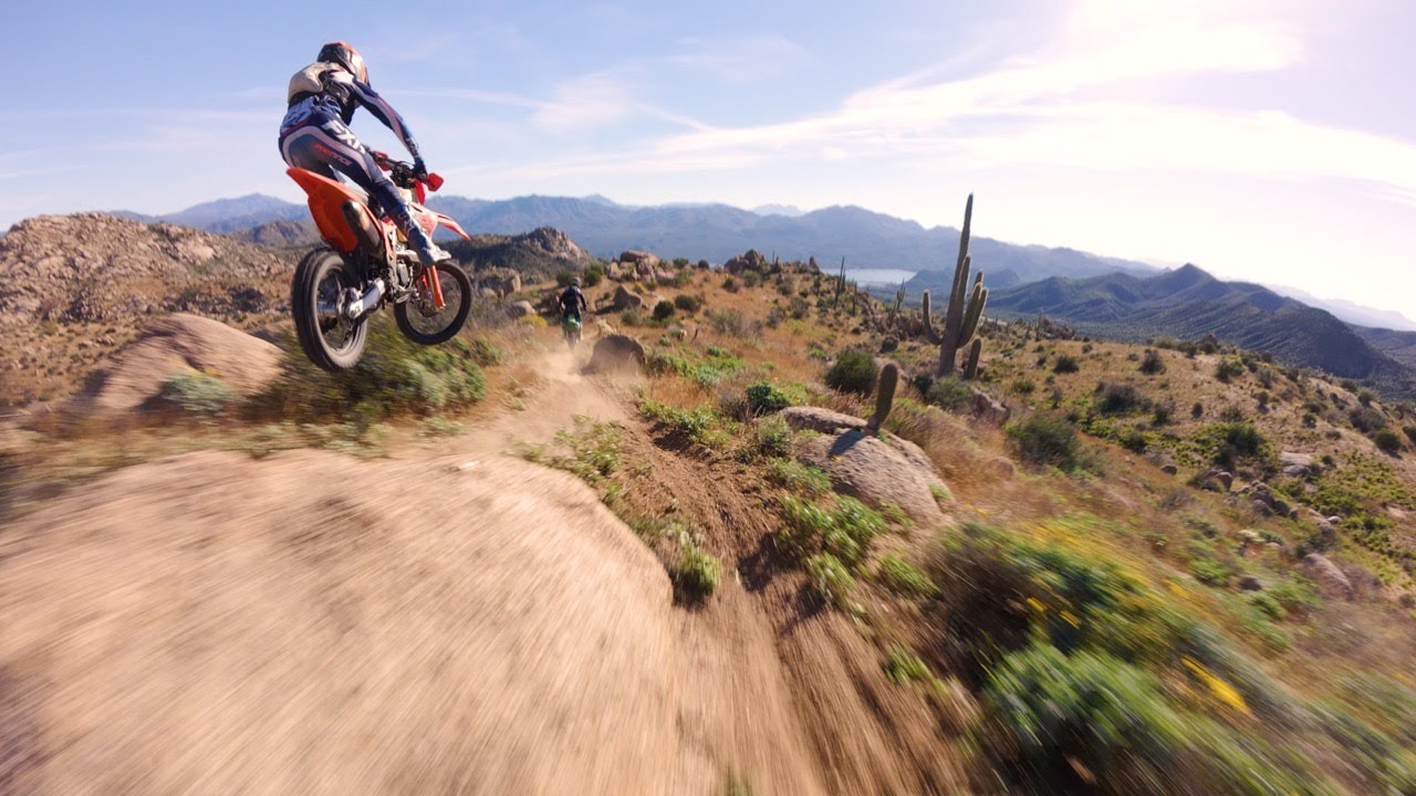 Single Track Riding Chasing Pro Riders on Arizona Singletrack (Hanging On for Dear Life ...